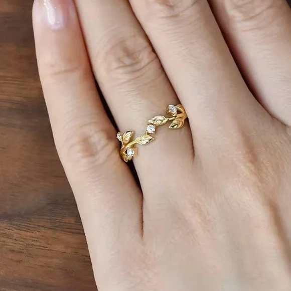 Gorgeous Branch Leaf Ring Cubic Zirconia size 7 - Picture 4 of 6